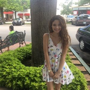 ☘️Mini fit and flare floral dress